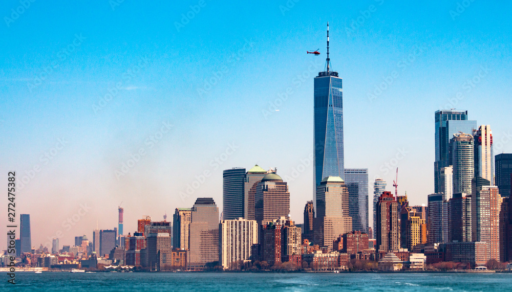 Obraz premium new york city skyline dramatic 