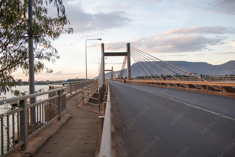 Lao-Japan bridge at Pakse, Laps 