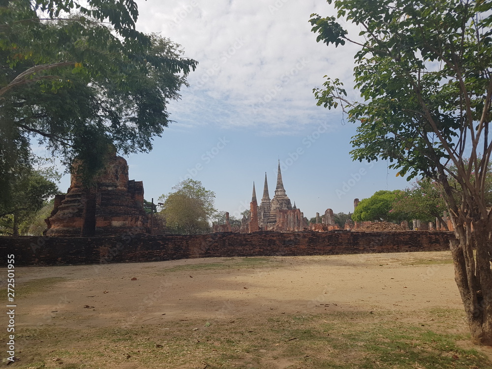 Fototapeta premium Historic City of Ayutthaya, Thailand (Wat Mahathat, Wat Phra Sri Sanphet, Wat Chaiwatthanaram, Wat Phra Ram)
