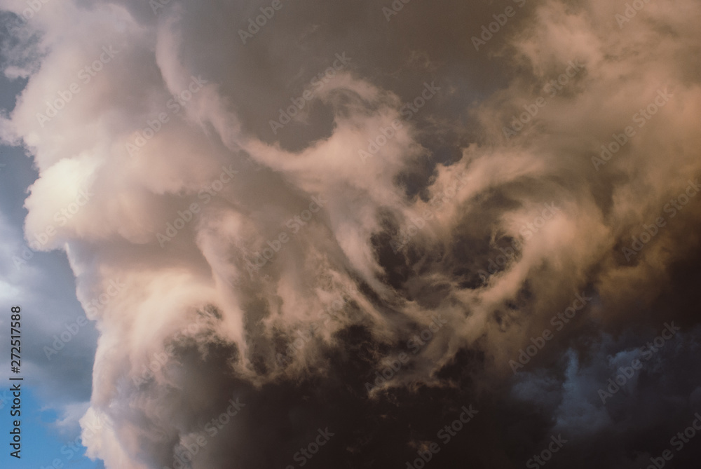 Obraz premium Thunderclouds before the storm.