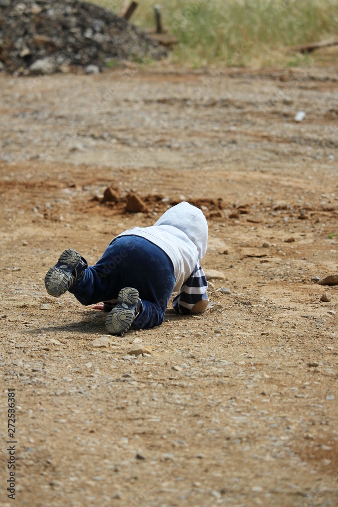 enfant qui tombe
