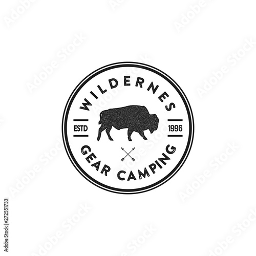 Wilderness animal badges and great outdoors activity emblems. - Vector