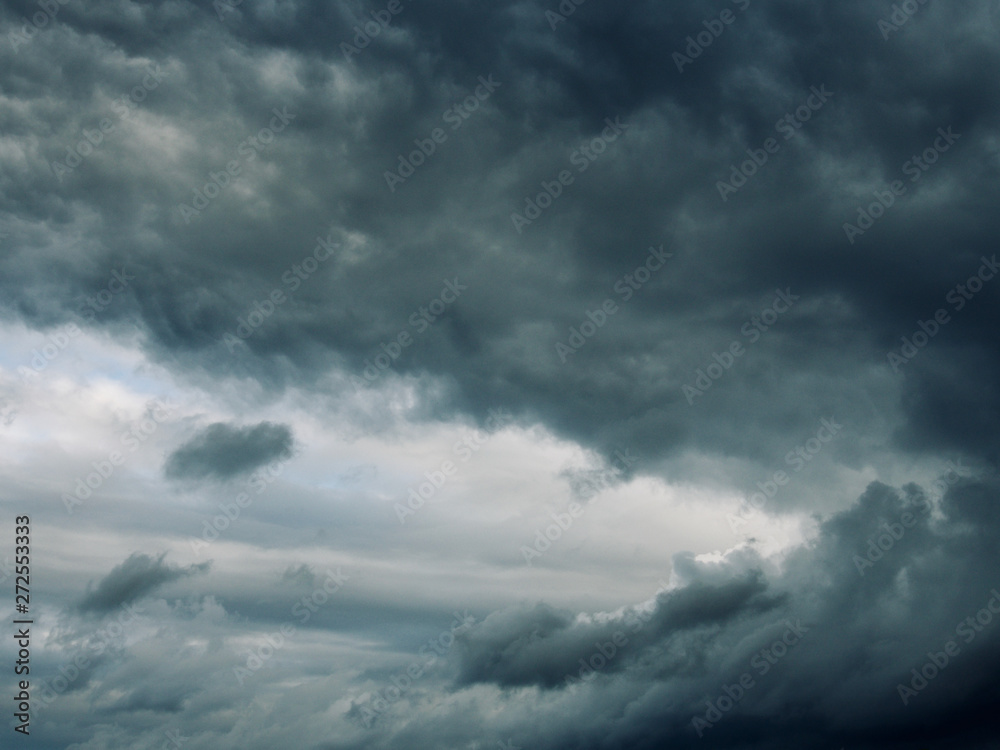 Obraz premium 한국의 장마철 먹구름