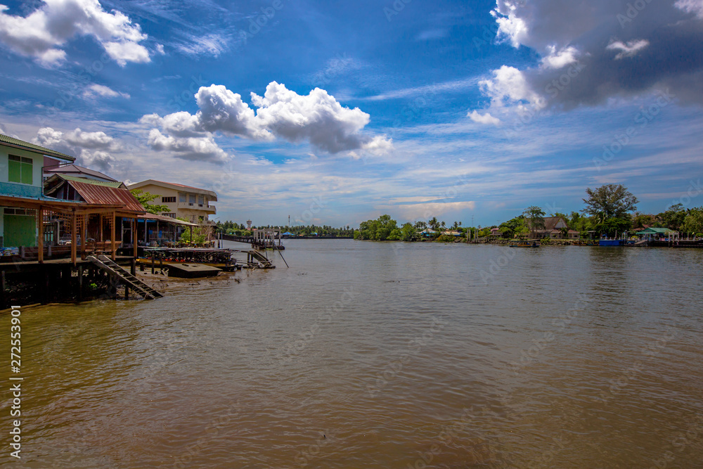 Wat Lam Phaya Floating Market-Nakhon Pathom: June 8, 2019, the atmosphere in the market has products, various food for tourists next to Tha Chin River, Lam Phaya, Bang Len, Nakhon Pathom, Thailand Wat Lam Phaya Floating Market-Nakhon Pathom: June 8, 2019, the atmosphere in the market has products, various food for tourists next to Tha Chin River, Lam Phaya, Bang Len, Nakhon Pathom, Thailand
