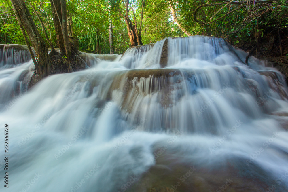 Obraz premium Huai Mae Khamin waterfall, Kanchanaburi, Thailand