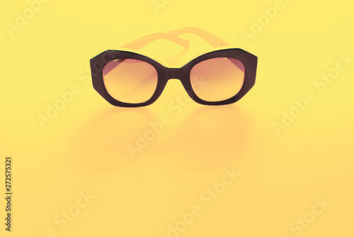 Woman's Sun Glasses YellowBackground Flat Single
