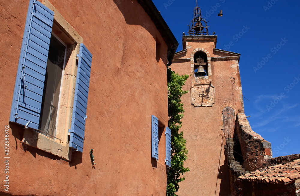Fototapeta premium Maison et église provencales