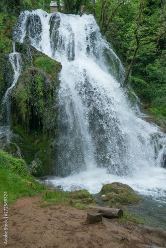 Muret le chateau, cascade 2