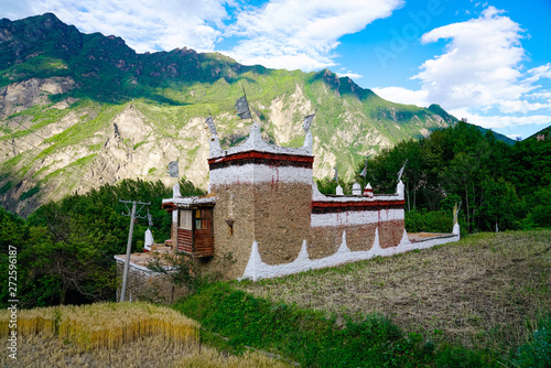 Cuadro en lienzo Jiaju Tibetan Village，Danba Local Castle，Jiaju zangzhai，Sichuan province in Chin