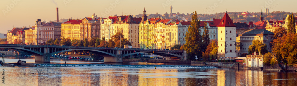 Fototapeta premium Prague at sunrise