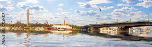 Cuadro en lienzo Cairo bridge over the Nile and the Tower, panoramic view