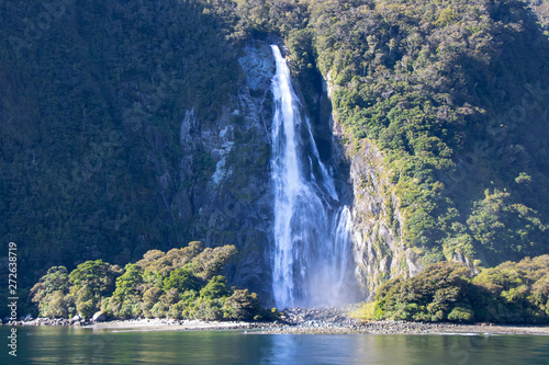 Cruise at Milford Sound  South Island  New Zealand