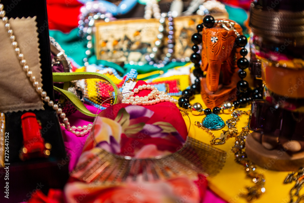 Fototapeta premium Ausbreiten der Schmuckschatulle