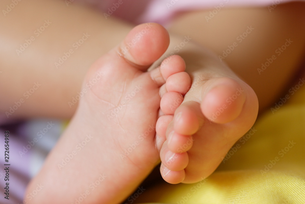 可愛い赤ちゃんの足のアップ写真 Stock Photo Adobe Stock