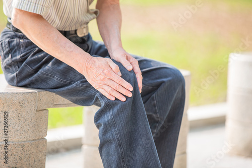 Older man have Knee problem