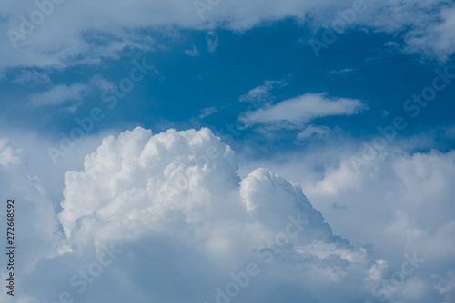 Cuadro en lienzo beautiful blue sky and white clouds