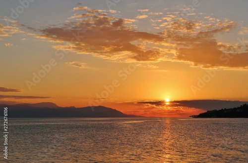 Sonnenuntergang am Golf von Korinth, Griechenland