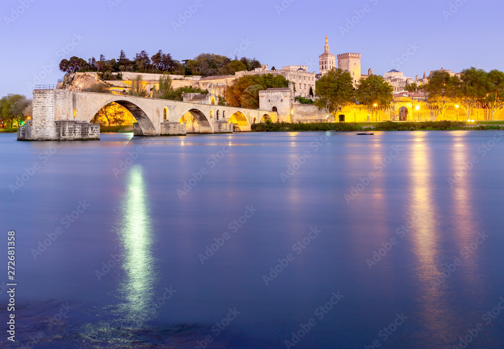 Obraz premium Avignon. Bridge of St. Benezet over the Rhone River.