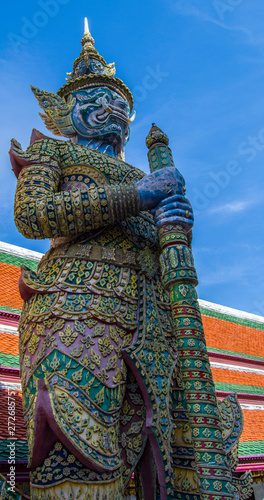 statue in bangkok thailand © Javi