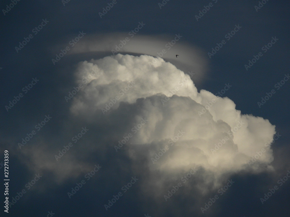 Obraz premium moon and clouds