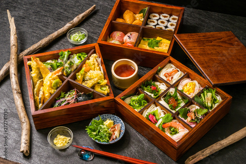 和風弁当　Japanese cuisine noodles and sushi © norikko