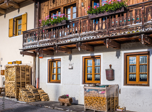 Fototapeta Naklejka Na Ścianę i Meble -  Typical house in Alps