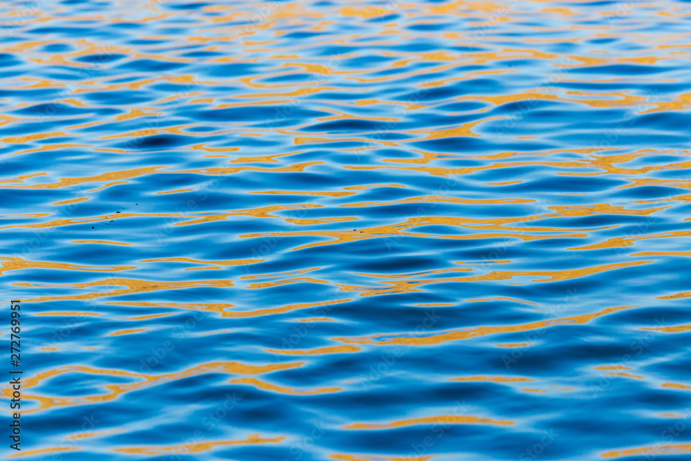 Obraz premium Surface on the pond as a background