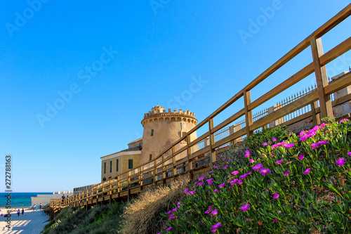 Pilar de la Horadada y Torre de la Horadada en la Vega Baja del Segura - Alicante - España