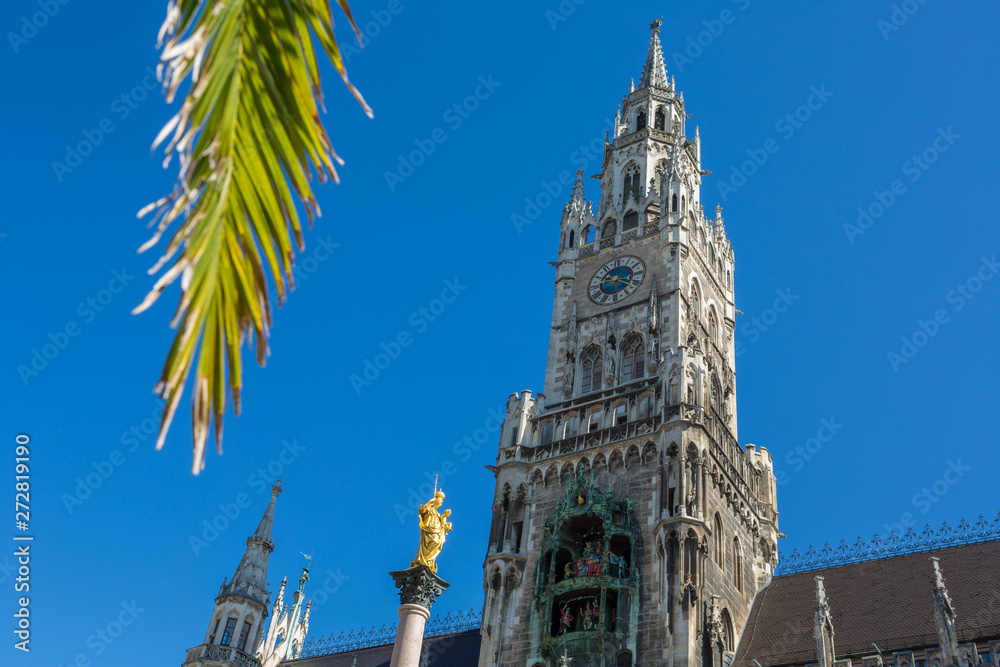 Fototapeta premium Munich Town Hall and Virgin Mary Column