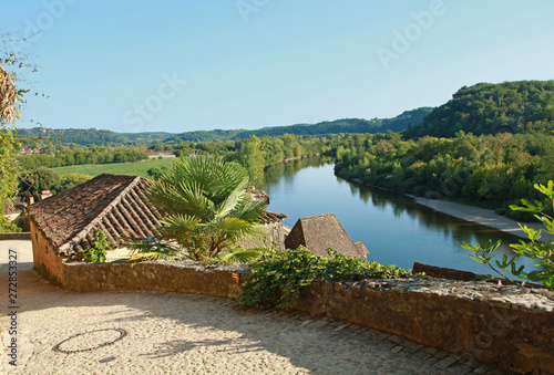 Village de La Roque Gageac en Dordogne photo