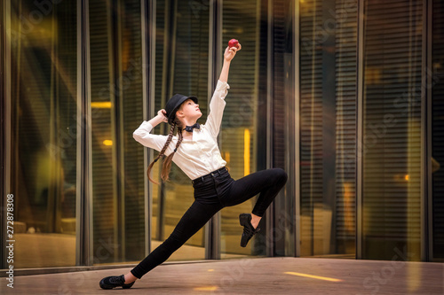 Canvas Print girl dancing jazz