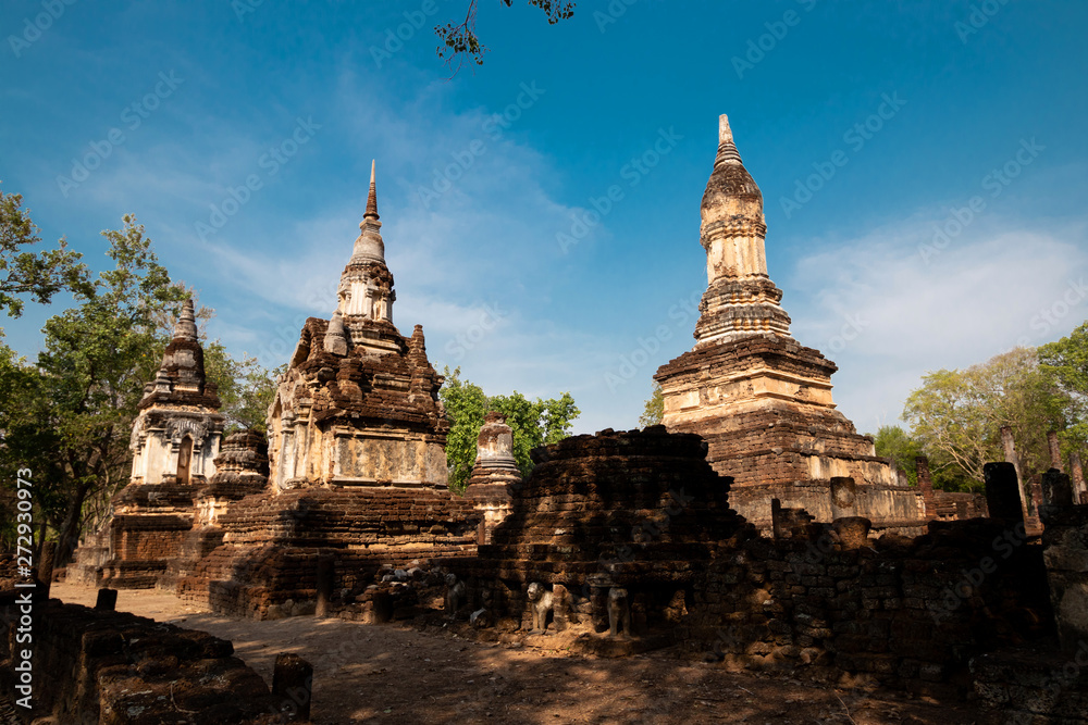 Fototapeta premium Ancient ruins of Ancient City In Sukhothai Over 700 years old