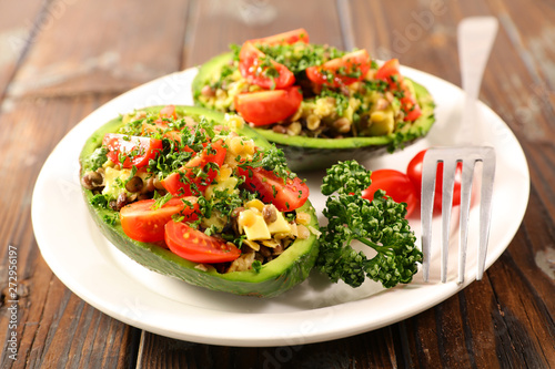 avocado salad with lentils, tomato and herbs