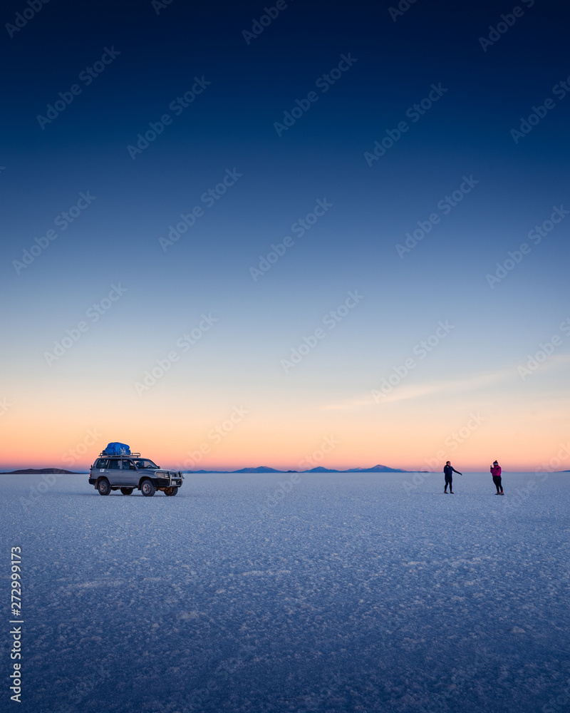 Obraz premium Amanecer en Salar de Uyuni
