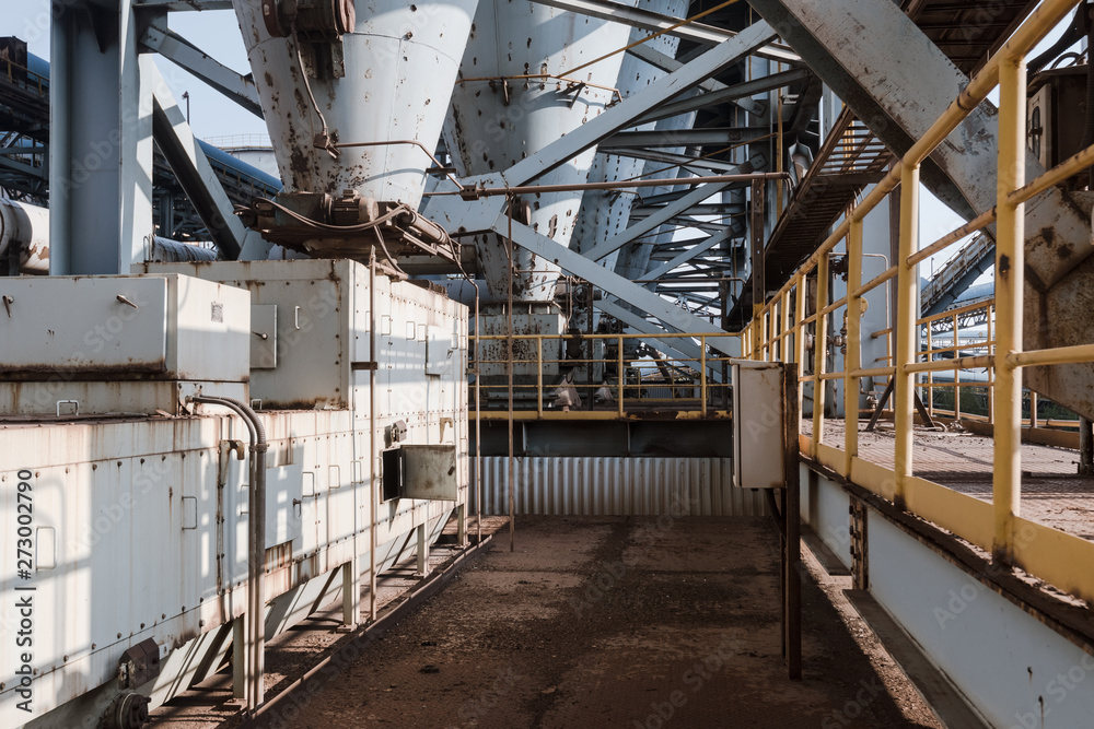 Fototapeta premium Industrial buildings in an abandoned factory