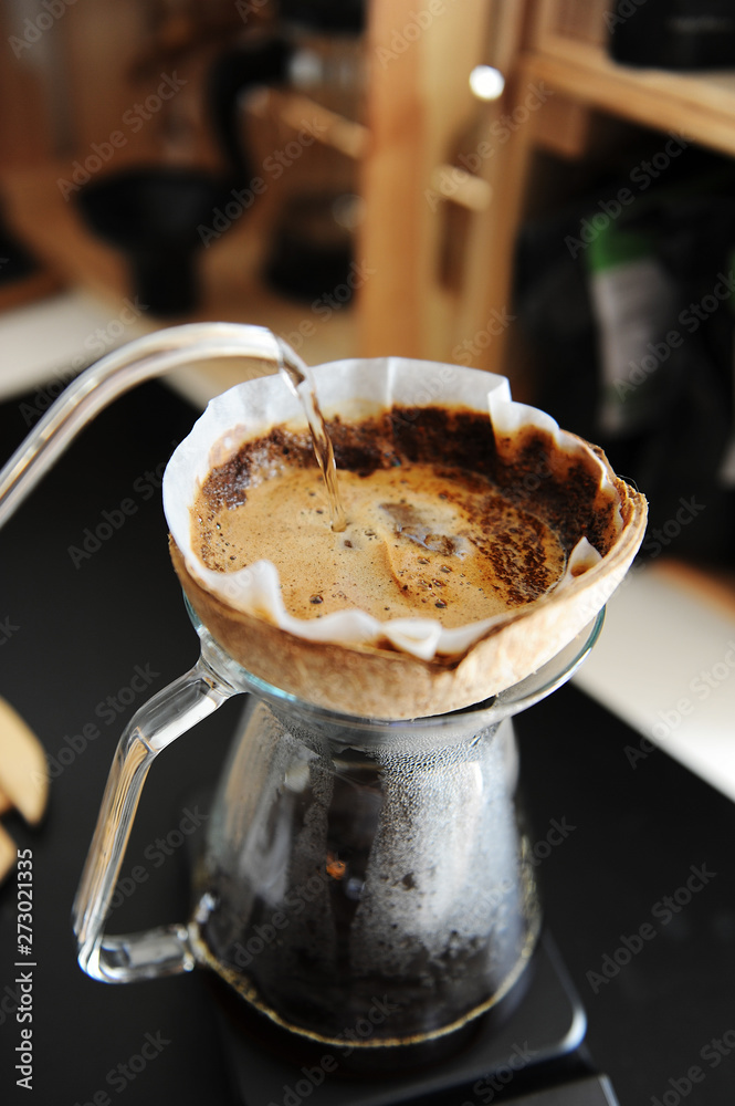 File:Brewing pour over coffee with kettle and scale.jpg - Wikimedia Commons