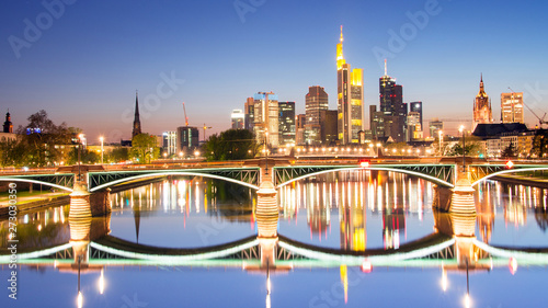 Frankfurt am Main am Abend, Deutschland 