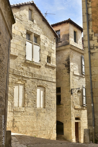 L   architecture typique en pierres ou en colombages des b  tisses dans le centre m  di  vale de P  rigueux en Dordogne