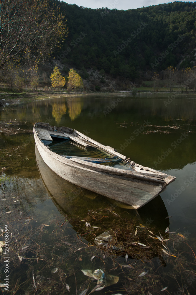 Çubuklu göl