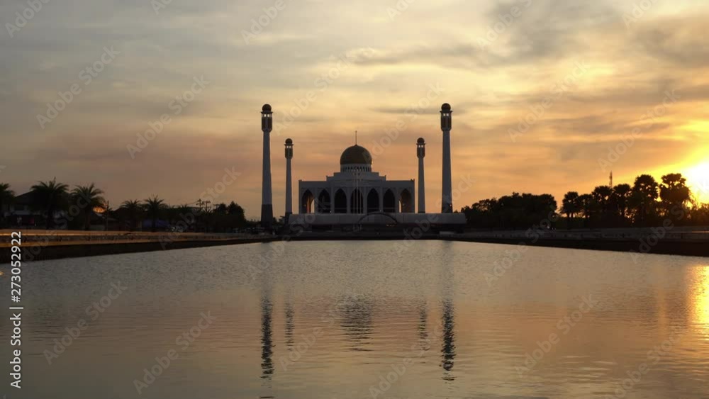 Beautiful Central Mosque in sunset sky and reflection, Songkhla province, Southern of Thailand Beautiful Central Mosque in sunset sky and reflection, Songkhla province, Southern of Thailand