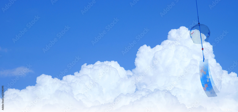 風鈴と夏の空 入道雲 Stock Photo Adobe Stock