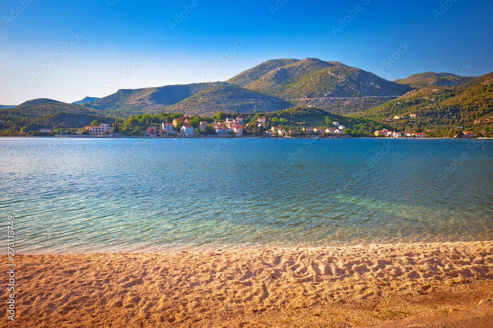 Obraz premium Idyllic beach and landscape in Slano