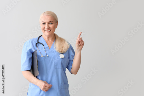 Mature medical assistant po...