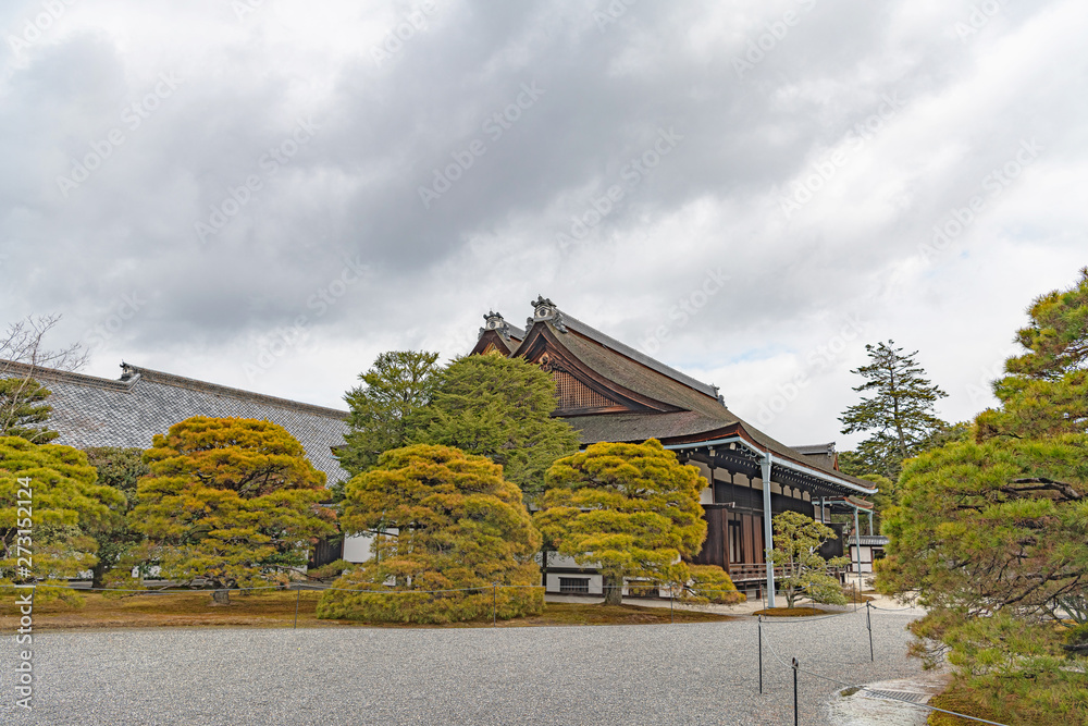 京都御所 松の庭園冬景色 Stock Photo Adobe Stock 京都御所 松の庭園冬景色 Stock Photo Adobe Stock