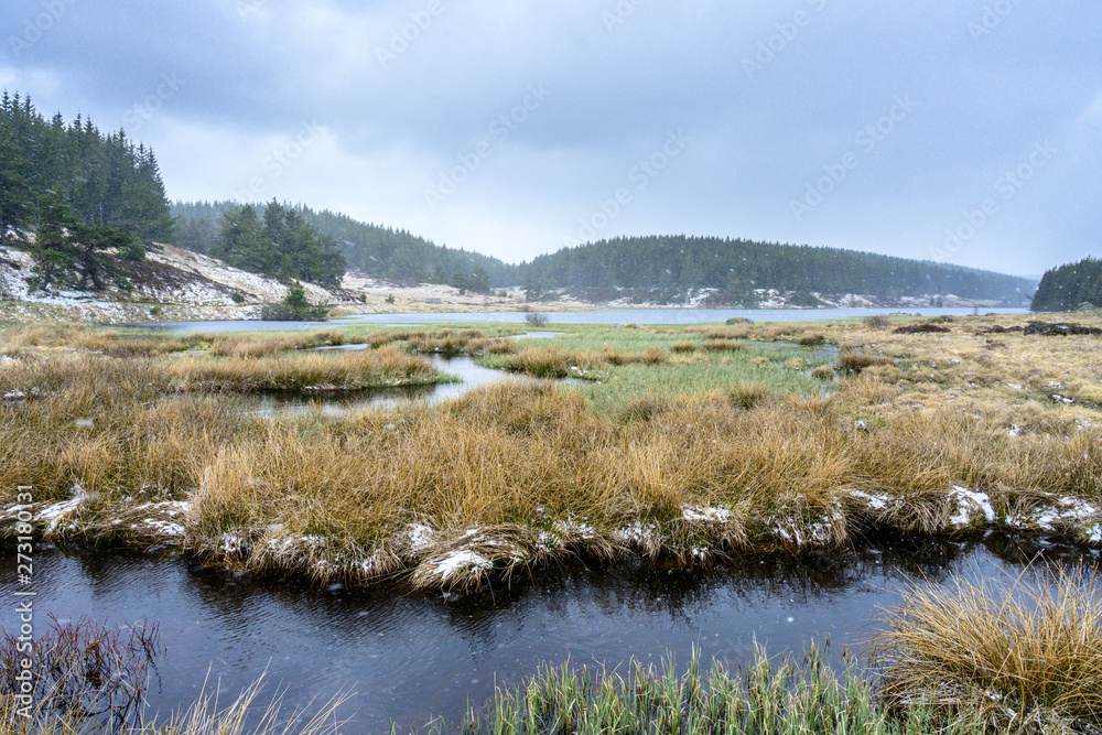 Fototapeta premium Tour du Lac de Charpal