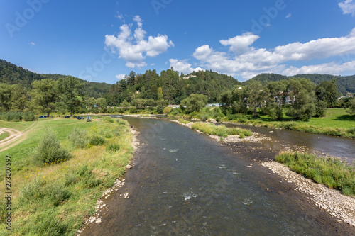 Fototapeta Naklejka Na Ścianę i Meble -  Poprad River landscape in Muszyna in Poland