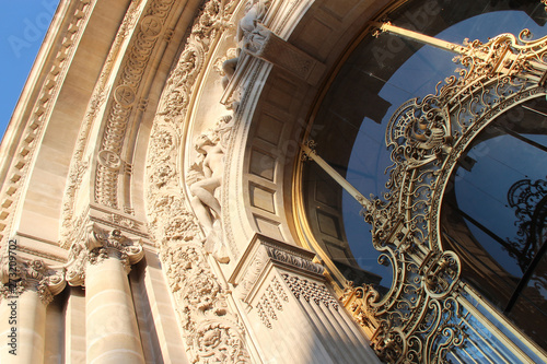 Canvas Print petit palais in paris (france)