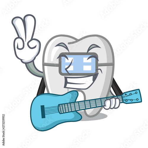 With guitar braces in the a cartoon shape