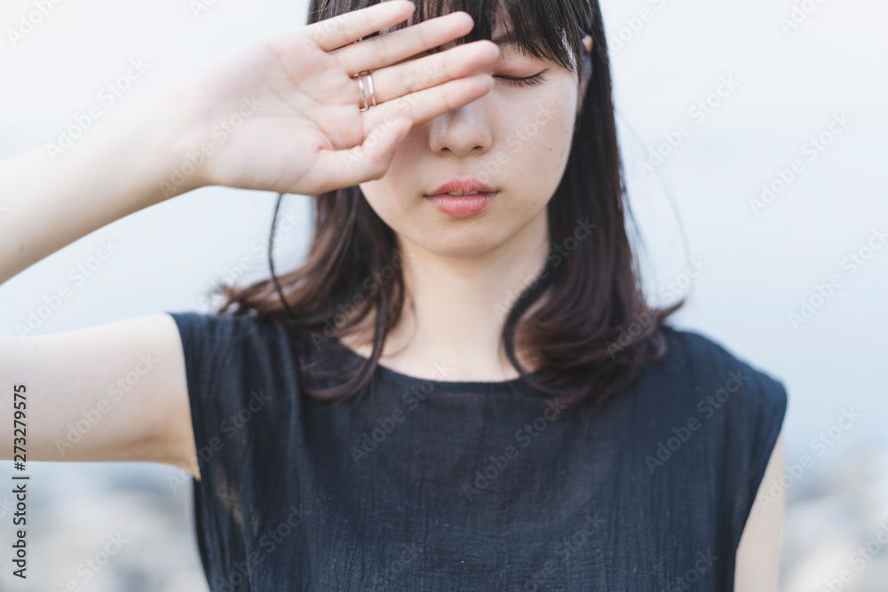 Obraz premium 海辺の女性