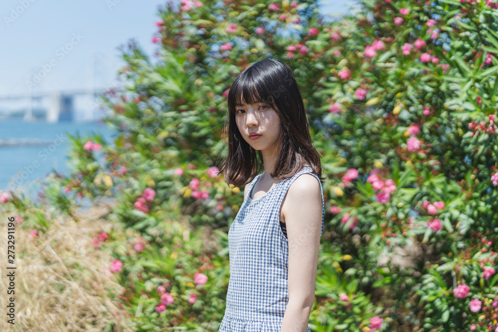 夏の女性 夏の女性